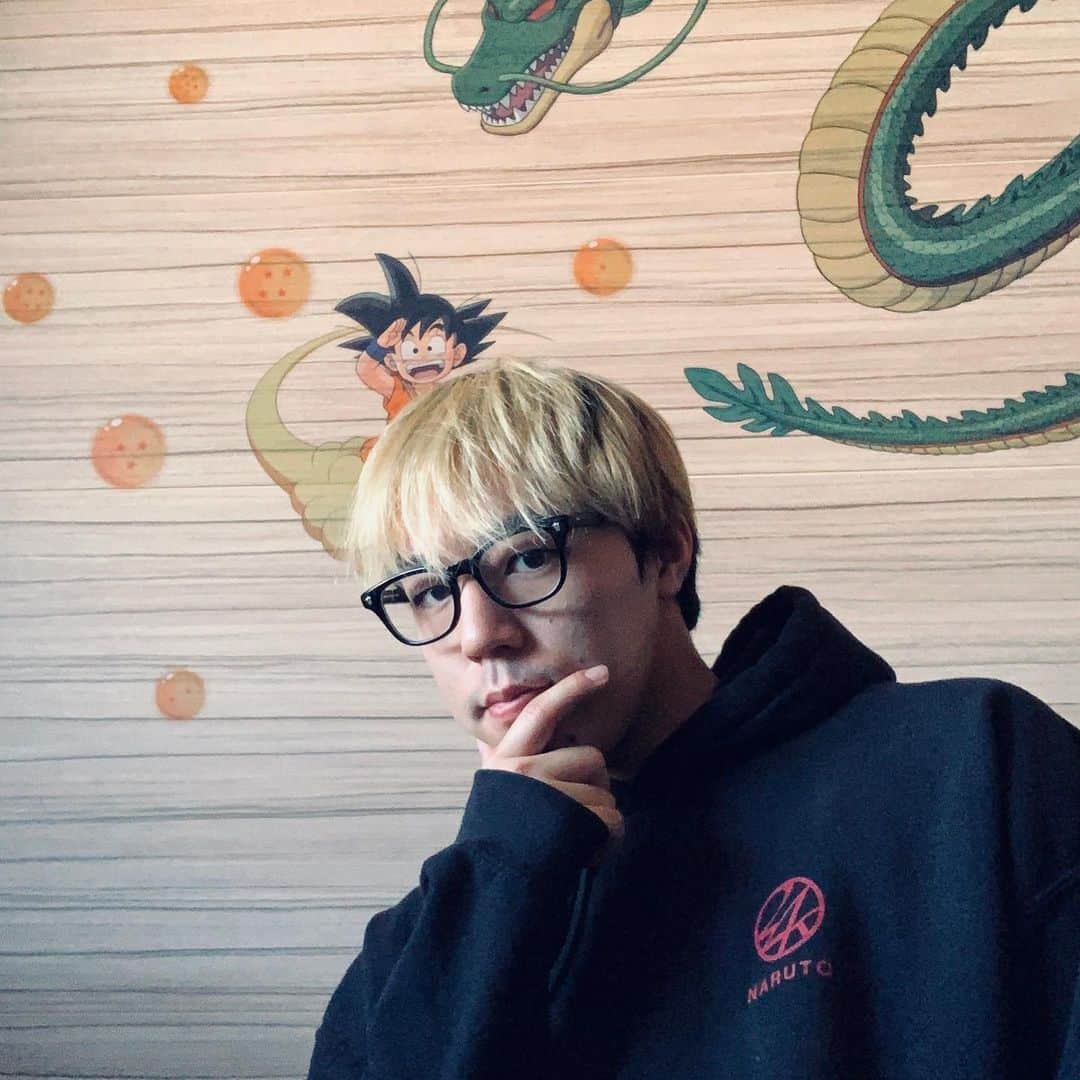 世界さんのインスタグラム写真 - (世界Instagram)「眼鏡👓眼鏡👓 #メガネ」5月22日 14時36分 - exile_sekai_official