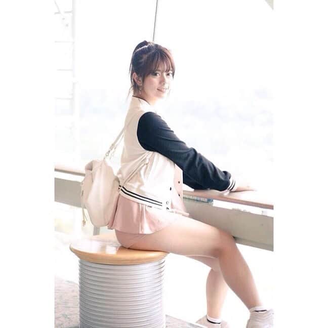 友利愛美さんのインスタグラム写真 - (友利愛美Instagram)「何年たっても好きな写真🍦  早く元の平和な世界に戻ってほしいなぁ！踏ん張らなきゃだな！  #portrait . . . #instagood#love#portraits_mf #portraithood #doports#ポートレート #ファインダー越しの私の世界 #shotzports #portraitshared  #creativeportrait#match_portrait#bravogreatphoto#deaf_bestshot_japan#portraitvision#japanesegirl#creative_portraits#gf_portrait #ポトレのセカイ  #ポートレートしま専科 #womenportrait#portraitpage#portraits_dream#speedlight#super_portrait#촬영회#모델촬영」5月22日 14時51分 - aimitomori