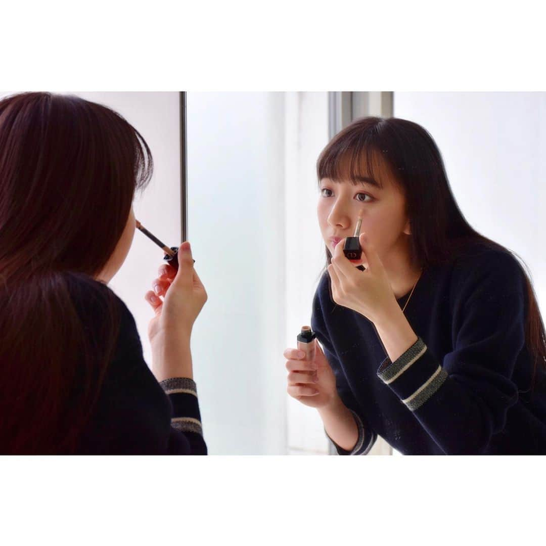 木村心美さんのインスタグラム写真 - (木村心美Instagram)「Today’s Makeup 💜🤍 今日のメイクです！ ・ 炎炎ノ消防隊2期の情報、来ましたねェ！？はァ楽しみが増えすぎて幸せです。 #フハハハ ハイキューうあぁあぁああぁｯｯｯ待ちます。。！ ・ Concealer: Dior Forever skin correct 1N コンシーラー: ディオールのフォーエバー スキン コレクトの1N ・ Highlighter: Dior backstage glow face palette 001Universal  ハイライター: ディオール バックステージ フェイス グロウ パレット 001番 （アイシャドウとしても使ってるお気に入りです。） ・ Blush: Dior Rouge blush Colour games 485 頬紅: ディオールスキン ルージュ ブラッシュ 485 ピンクポン ・ Lip: Dior addict stellar shine 983 night pink  口紅: ディオール アディクト ステラーシャイン 983番のナイトピンク ・  #お家時間 #stayhome #staysafe #staypositive ・ @diormakeup @dior @diorparfums #diorjoaillerie ・ 📸by sis&dad✨🔥」5月22日 15時41分 - cocomi_553_official