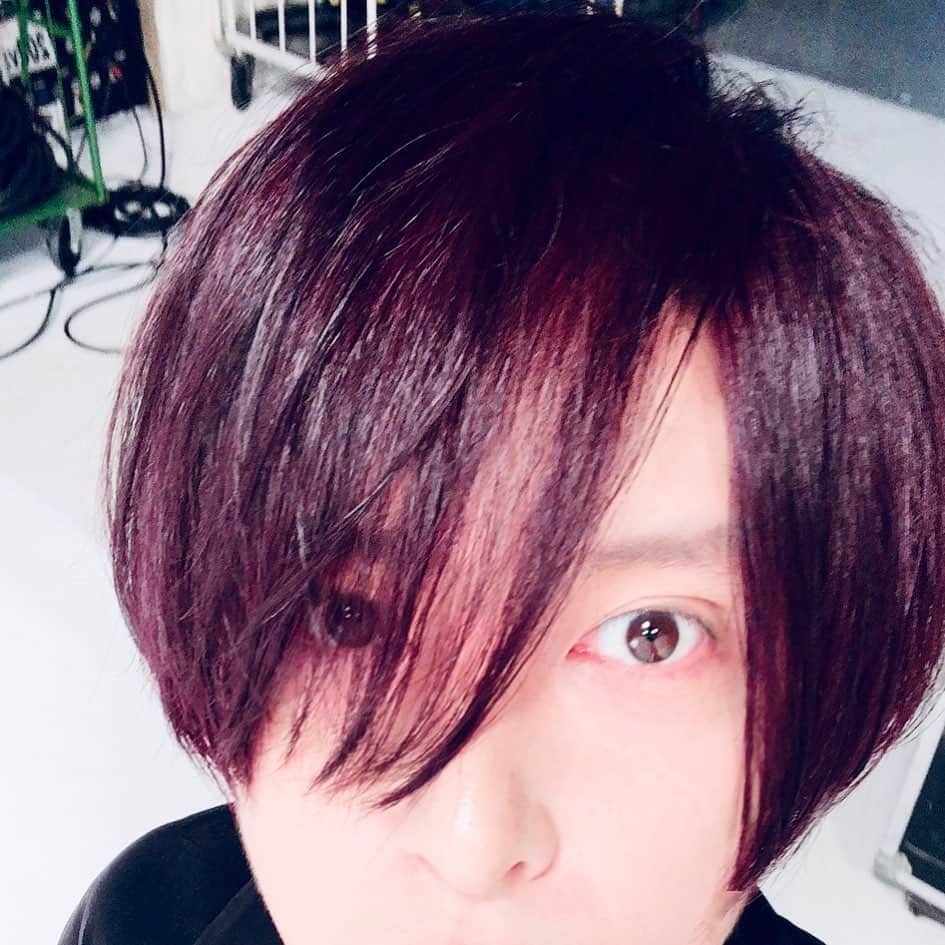 葉月さんのインスタグラム写真 - (葉月Instagram)「撮影お先に終わりっ 髪はブルーを入れたらこんな感じ  ちょっと暗くなっちゃった」5月22日 15時39分 - lynch_hazuki
