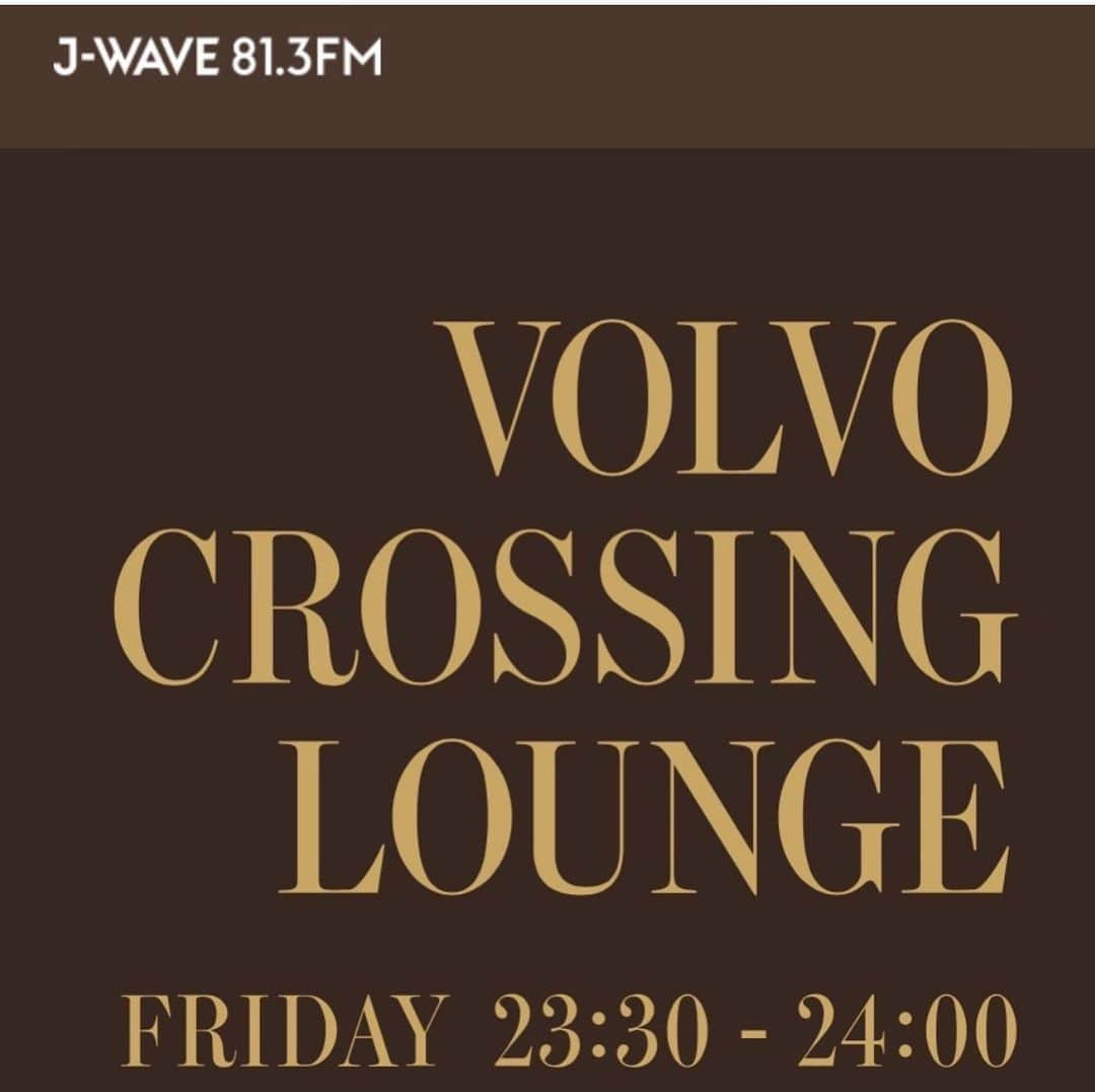 夏木マリさんのインスタグラム写真 - (夏木マリInstagram)「今夜は.... 23:30から アンミカさんのJ-WAVE 「VOLVO CROSSING LOUNGE」  素敵な番組✨ 聴いてくださいませ。  @2020_deux_zero_deux_zero ご紹介いたします！  2週に渡りまーす‼︎ 姐さんもこの頃ラジオ、 Listen againな感じで よく聴いてます🎧  #CROSSINGLOUNGE #JWAVE #81.3MHz #redio #5月22日 #5月29日 #friday #23:30 #アンミカ @ahnmikaofficial  #2020 #deux_zéro_deux_zéro #yoru_e_isogu_hito #jinsei_iroiro  #NATSUKIROCK #夏木マリ @mari_natsuki」5月22日 15時52分 - mari_natsuki