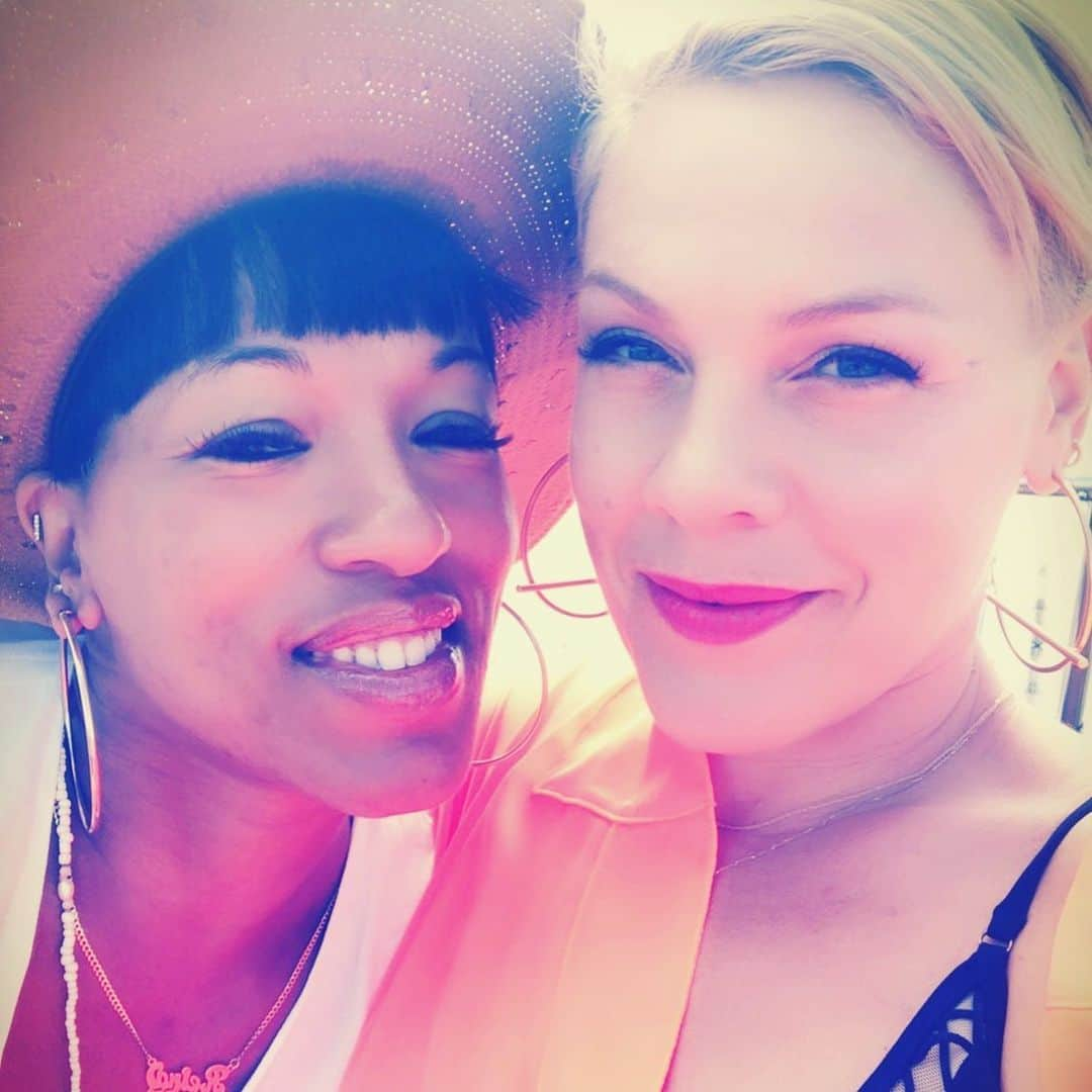 P!nk（ピンク）さんのインスタグラム写真 - (P!nk（ピンク）Instagram)「Reina. I saw you from afar on Olvera Street, downtown, dancing with Asi. I didn’t know either of you. You were dancing, which is an easy word, a much too simple word for what I witnessed that night.... and as I sat in my chair I thought to myself... “will I ever be that free? will I ever be in my body like that? I have to know this person, and I have to know her story. I have to know what moves her.” And so I asked you to go on tour with me. And you said yes. You said yes.  I had no idea at that moment that you would come to be my sister, my friend, and someone that would inspire and protect me and my children for all my days to come. That would be a person that would piss me off in the same night that you would cry on my shoulder. You helped me to know that I could be in charge but also made me feel safe enough to not be in charge at all. You’re one of the reasons this all works my friend. But I see you. I know you. I know what tough looks like on the inside. All mushy and gushy and afraid. I know that strength comes from being broken. And I thank the lucky stars that you were born on that boat. Happy 40th mi amor. Te amo. Feliz cumpleaños. I am so grateful to know you and be on this journey with you. 🎉💃🏼🎈 you are so loved.」5月22日 16時03分 - pink