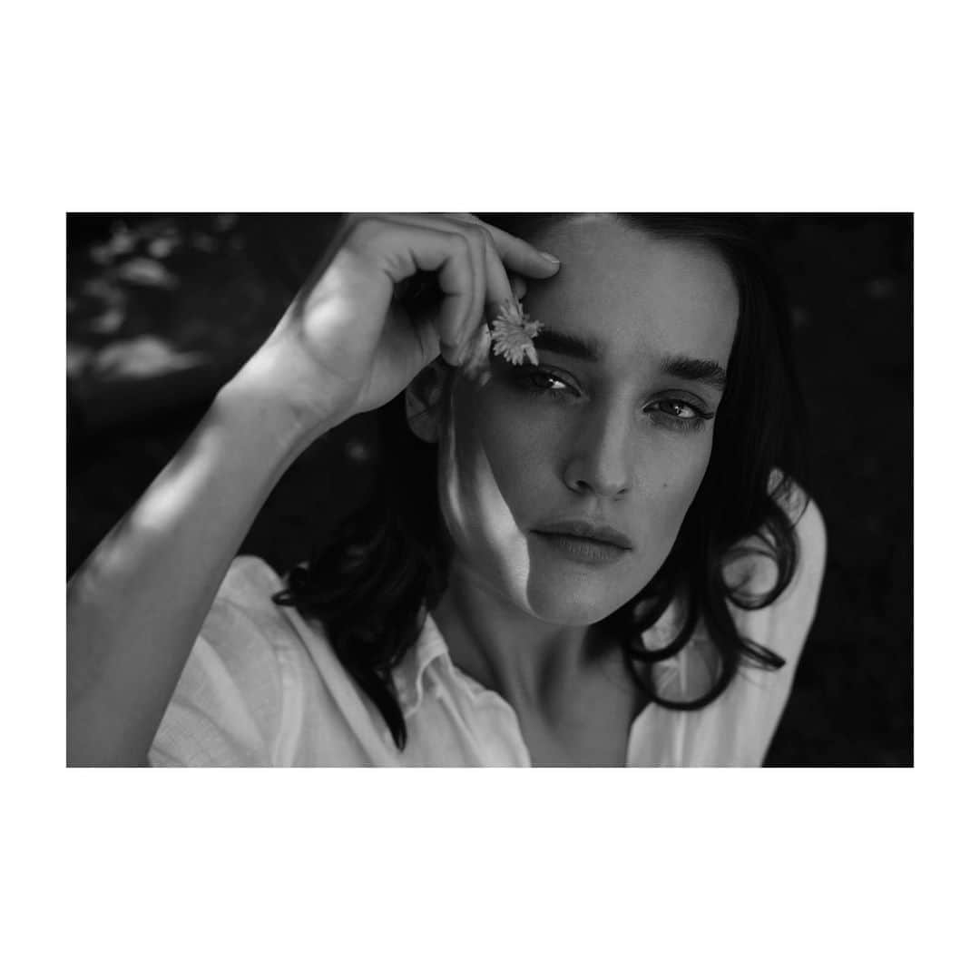 ケイト・ハリソンのインスタグラム：「Perspectives from home. Pt.1」