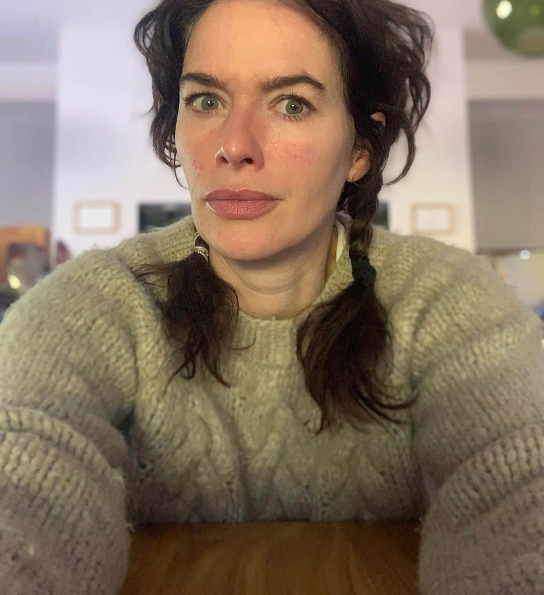 レナ・ヘディのインスタグラム：「Woolen hair don’t care ... join @psyclelondon and #moveforheroes jump on a live bike ride on Sunday to raise money for the brilliant @helpthemhelpus_ .. I’m doing it .. 45 mins .. you can do with or without a BI CI CUL .. RUN .. on them Feets .. DONATION LINK IN MI BIO .... 💜👏👏👏👏🎉」