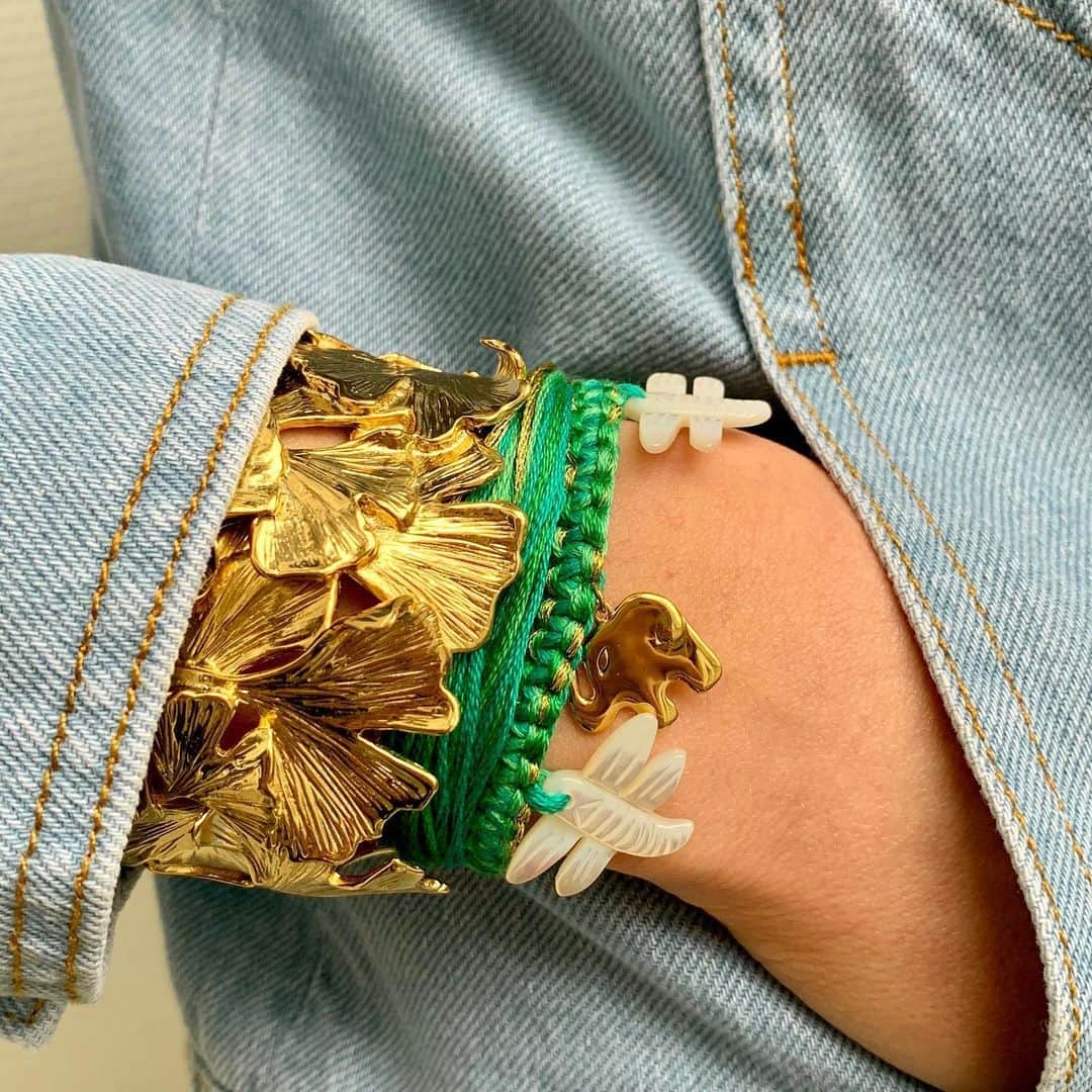 オーレリービダマンのインスタグラム：「Friday wrist 🐘 #tangerine #honolulu #aureliebidermann」