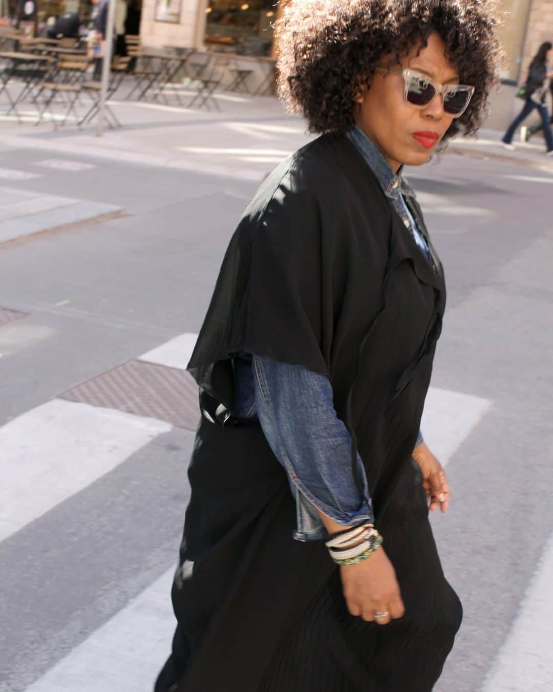 のインスタグラム：「⁠ “A dress can be like armour, worn with your favourite jewellery, perfume, lipstick and cool footwear you feel like you can take on the world!”⁠ ⁠ Renowned journalist and stylist @opubor on what a dress represents today.⁠ ⁠ #hopestockholm #meaningofadress #ss20⁠」