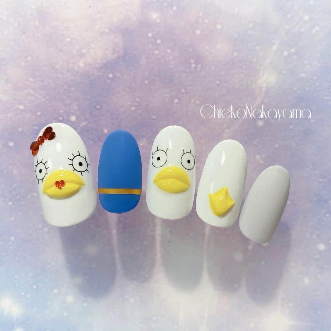 なかやまちえこのインスタグラム：「エリザベスさん。⠀ #nail #nails #nailart #ネイル #美甲 #ネイルアート  #japanesenailart #manucure #japanesenails #manicurist #gelnails #أظافر #네일아트 #미용 #vẽmóng #ngườiđẹp  #เพ้นท์เล็บ #искусствоногтя #artedeuñas #เพ้นท์เล็บเจล #ジェルネイルデザイン #ネイルデザイン #senikuku #nagelkunst #銀魂 #エリザベス #gintama #elizabeth #銀魂ネイル #ファンアート」