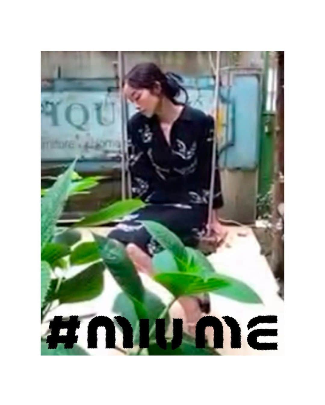 Miu Miuさんのインスタグラム写真 - (Miu MiuInstagram)「#MiuMe invites a diverse cross-section of people from around the world - notable figures from the realms of sport, art, dance, and fashion - to use their mobile phones to film themselves in their own environment.  For the third chapter of #MiuMe, @FeiFeISun – model from Weifang (China) – FaceTimes @kegrand from a vintage furniture shop in Shanghai, while playing with #MiuMiuAutomne20 and archival pieces.  Share your own creations by tagging @MiuMiu and #MiuMe. @FeiFeiSun is art directed by @kegrand via FaceTime, shot by @CallThis_Number (@Steve__Mackey + @DouglasHartFilm).」5月22日 19時12分 - miumiu