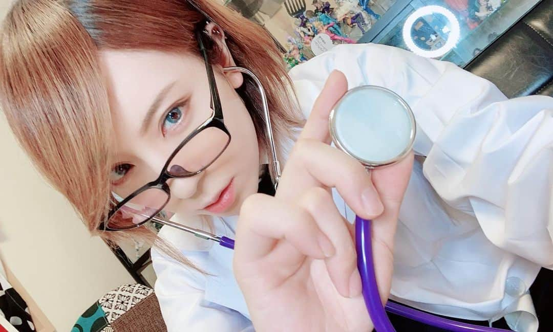 CHISA さんのインスタグラム写真 - (CHISA Instagram)「Medical examination🧑‍⚕️ 5/24 0:00より通販限定チェキ、他、新グッズのオーダー開始いたします。毎回ソールドアウト頂いております。チェックよろしくお願い致します。 acme.base.shop/items/29583473」5月22日 19時26分 - acme_chisa