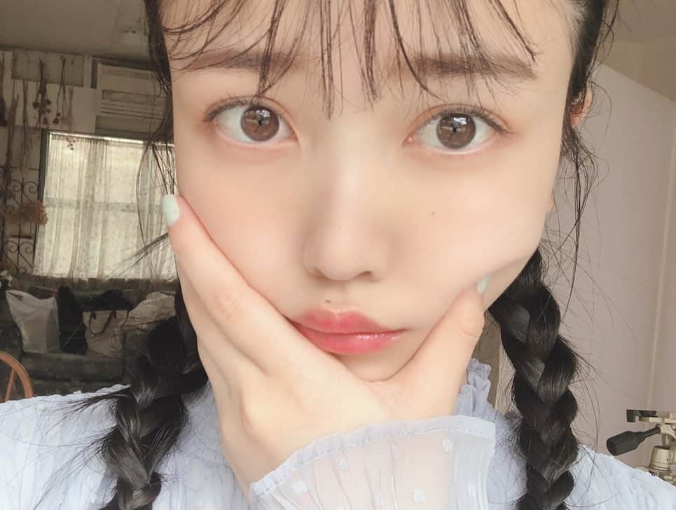 久保史緒里ファンアカウントさんのインスタグラム写真 - (久保史緒里ファンアカウントInstagram)「久保史緒里さんのブログが更新されましたね！ 未来の答えのMV解説です！ れんたんとしおりさんの大人っぽくなってる二人。これからももっと魅力が増していくんでしょう！ #乃木坂46 #久保史緒里 #久保ちゃん #毎日久保史緒里 #久保ちゃん白すぎ可愛すぎ #まっしろしおり #岩本蓮加 #未来の答え」5月22日 19時27分 - shiori_kuboshika