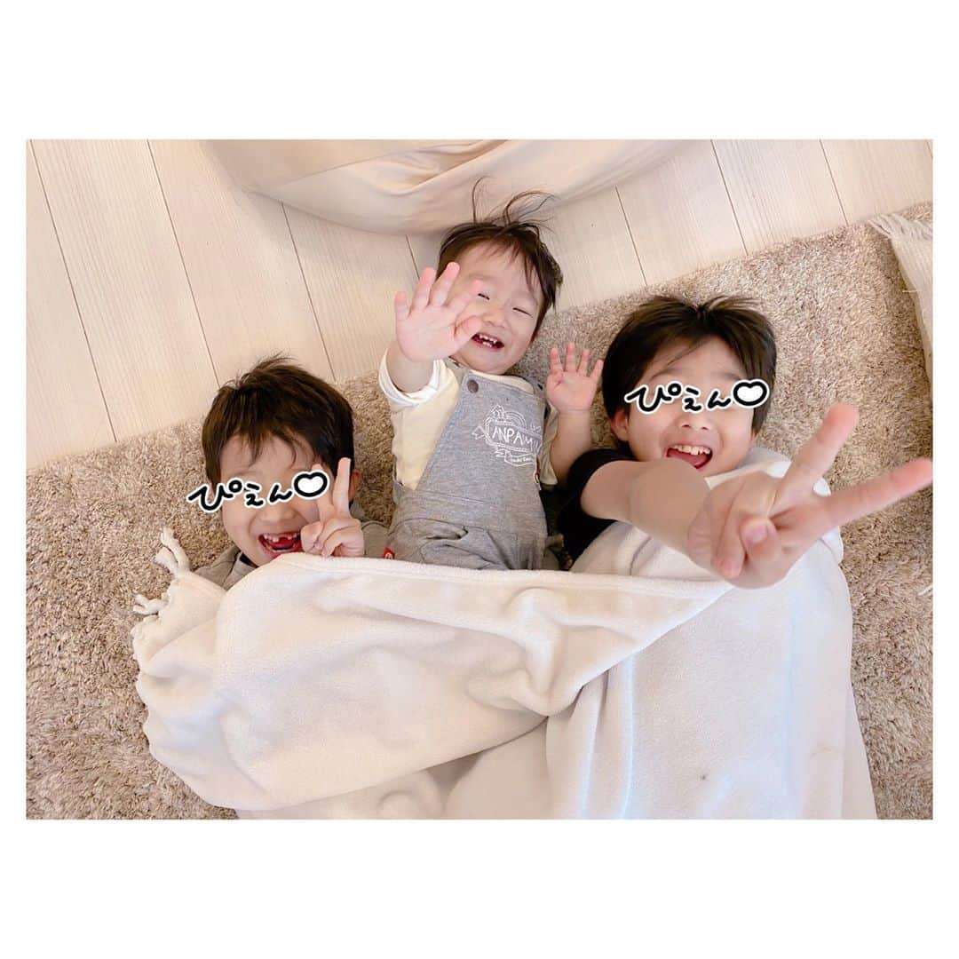 辻希美さんのインスタグラム写真 - (辻希美Instagram)「私の小さな彼氏達👶👶👶💕 #私の小さな彼氏 #青空 #昊空 #幸空 #可愛い #いつも大変をありがとう #笑 #いつも幸せをありがとう #愛してる❤」5月22日 19時45分 - tsujinozomi_official