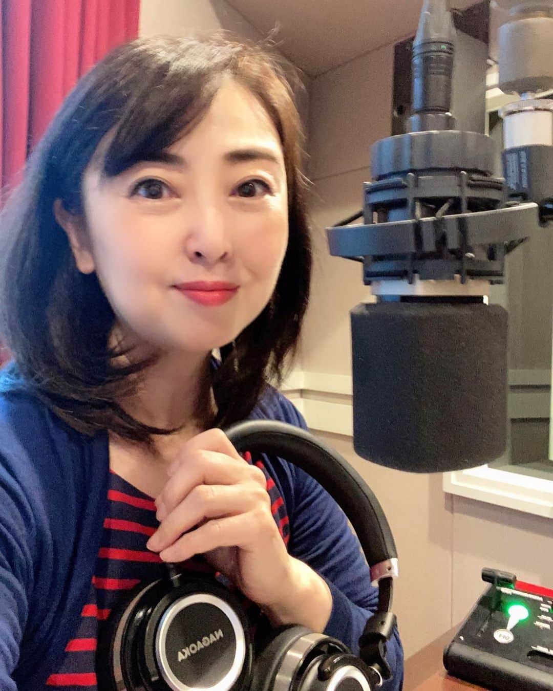 牛窪万里子さんのインスタグラム写真 - (牛窪万里子Instagram)「今日はラジオ収録でした  突然のスタジオからのライブにお付き合い頂き、ありがとうございました！  #ラジオ #収録 #インスタライブ  #ありがとうございました #radio  #live  #thankyou」5月22日 20時03分 - mariko_ushikubo