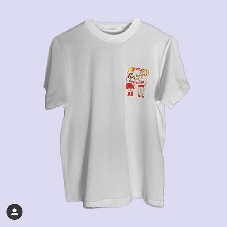 ユウキさんのインスタグラム写真 - (ユウキInstagram)「京都のピザ屋さん @pizza_monstar  PIZZA MONSTAR に Tシャツを2種デザインしたよ🍕 コロナで大変ななかだけどお店を一新して ワクワクすることがしたい！ってゆう 熱いメールもらって感激したんだ〜。 参加できてうれしい♡ 他にもげきかわなTシャツだらけだった！ 京都のみんなチェックしてみてね おちついたらピザ食べにいこっと🤲♡ #pizza #tshirtdesign #artwark」5月22日 20時00分 - yuukichan2