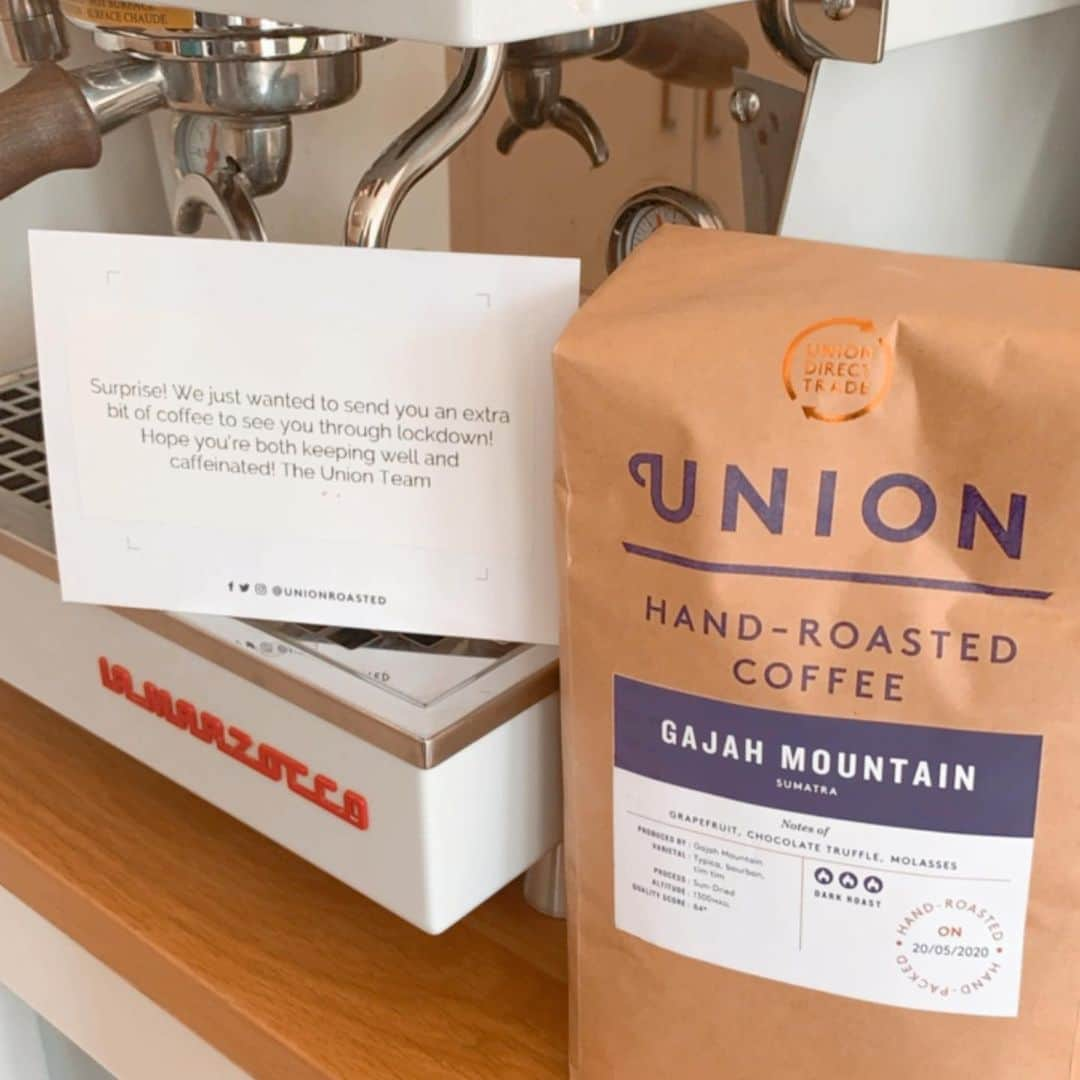 ガブリエル・アドコックのインスタグラム：「@unionroasted ☕️ Thank-you for the kind thought! ☺️ You guys are great & so is your coffee!! 😃👌🏻 #bestbeans @lamarzoccouk #gajahmountain #lockdownloveliness 😋」