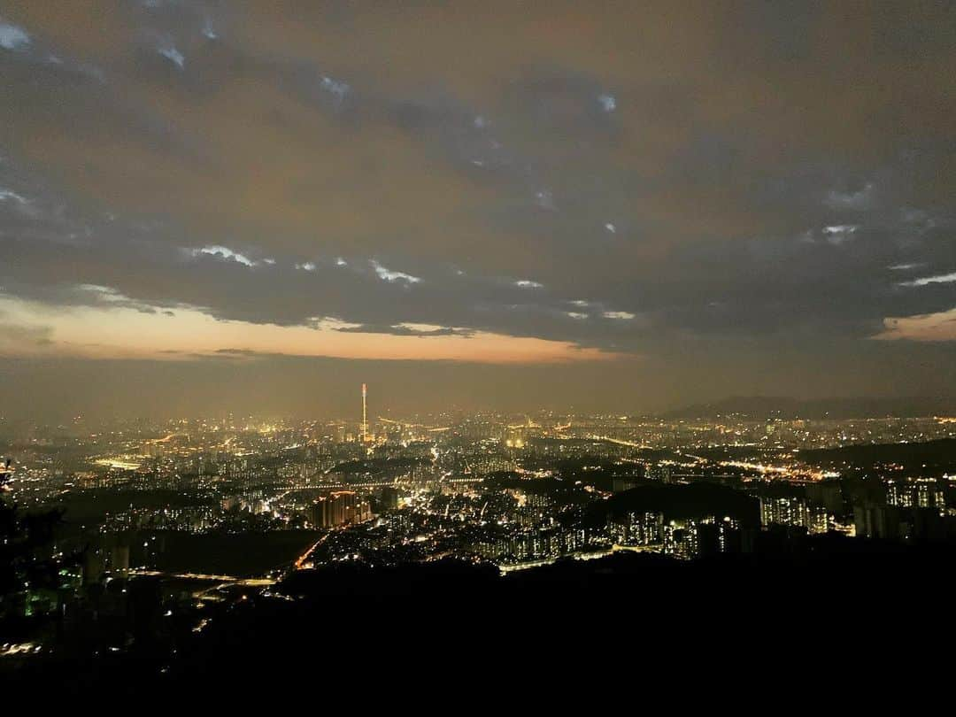 カン さんのインスタグラム写真 - (カン Instagram)「야경이라 해야하나 석양이라 해야하나 어쨋든 좋네」5月22日 20時22分 - sung_yoon_91