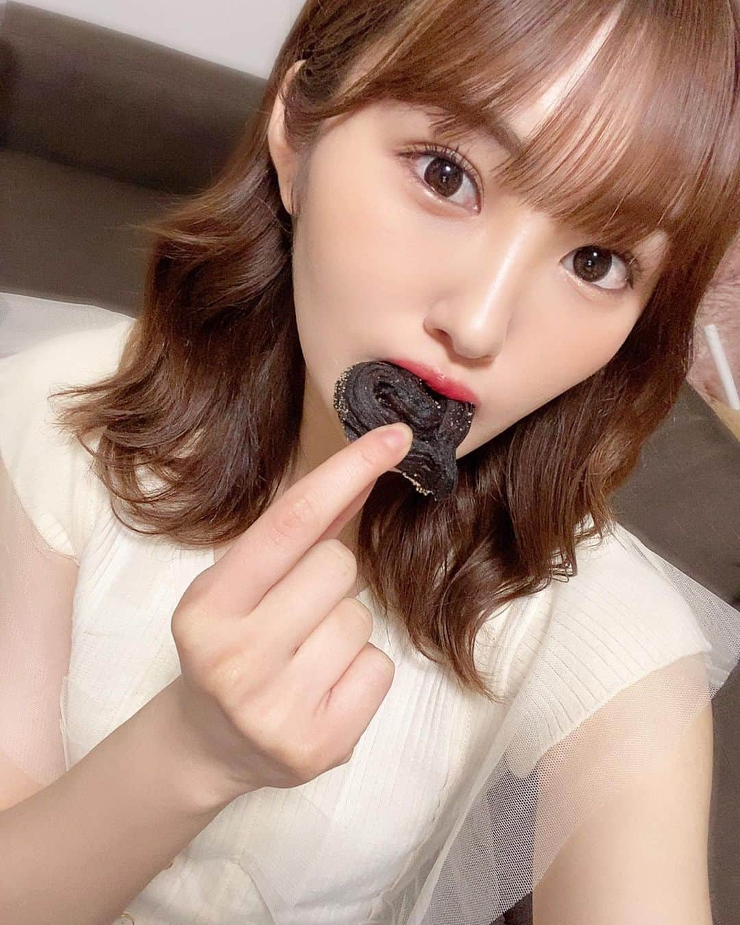 川上礼奈さんのインスタグラム写真 - (川上礼奈Instagram)「. 最近チュロスにハマりすぎて🤎 3日に1回は食べてる😳✨ 美味しい、、、幸せ、、、🤍🤍 #チュロス #ディズニーチュロス 作りたい、、、」5月22日 20時44分 - kawakami_rena