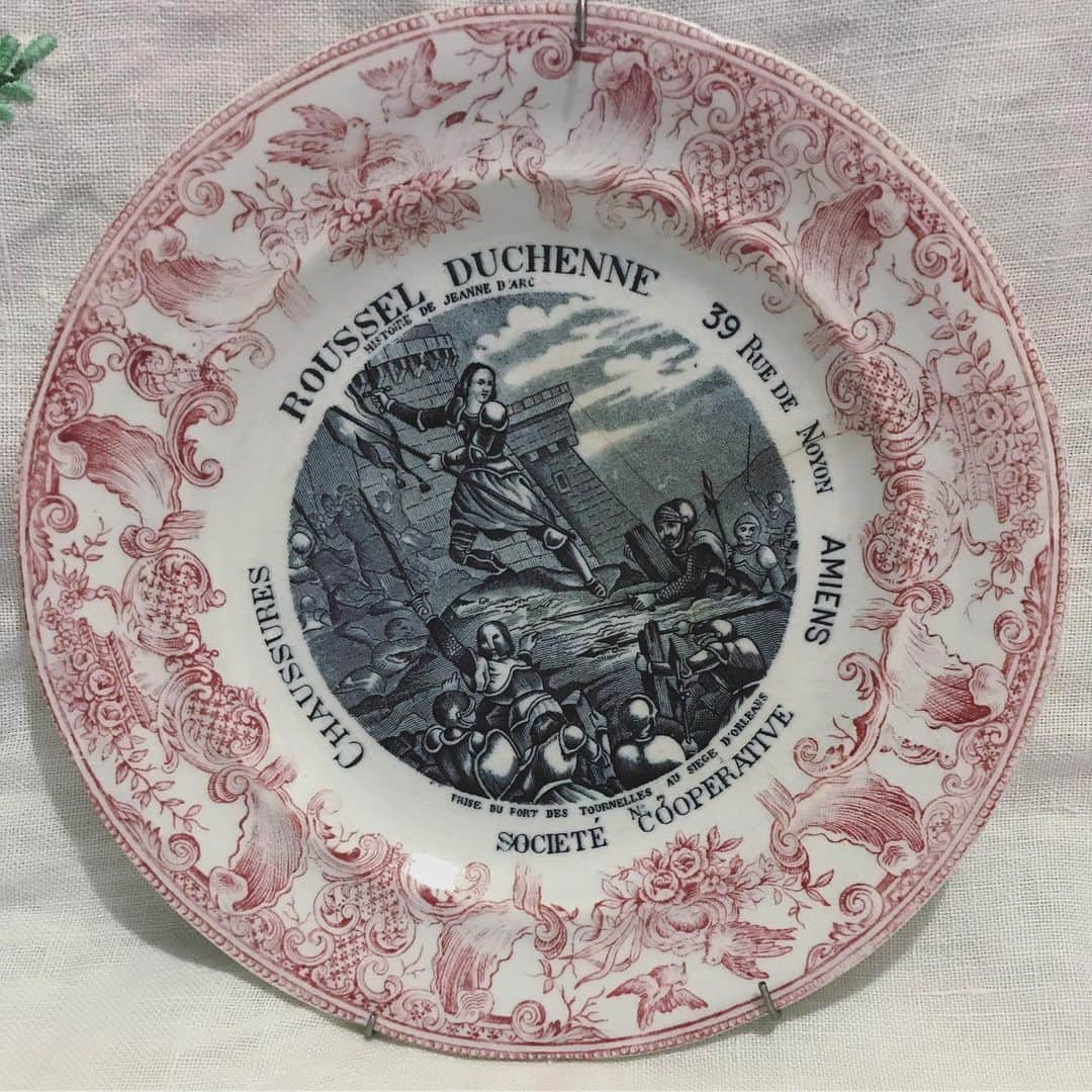 小藪奈央さんのインスタグラム写真 - (小藪奈央Instagram)「Vintage French plates 🍐 パーソナルコレクションの中からフランスのヴィンテージプレートなど販売します。 気になるのがあれはDM下さい✨」5月22日 20時51分 - nao_now