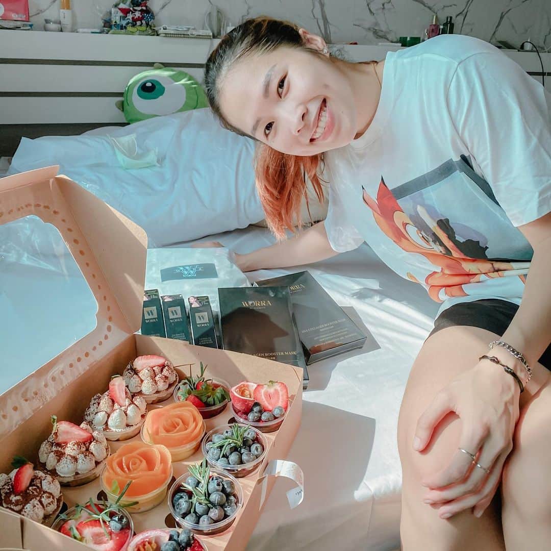 ラチャノック・インタノンのインスタグラム：「Thank you so much for this present 🎁🙏🏻🥳 @tp12toddpiti @nuneworanuch」