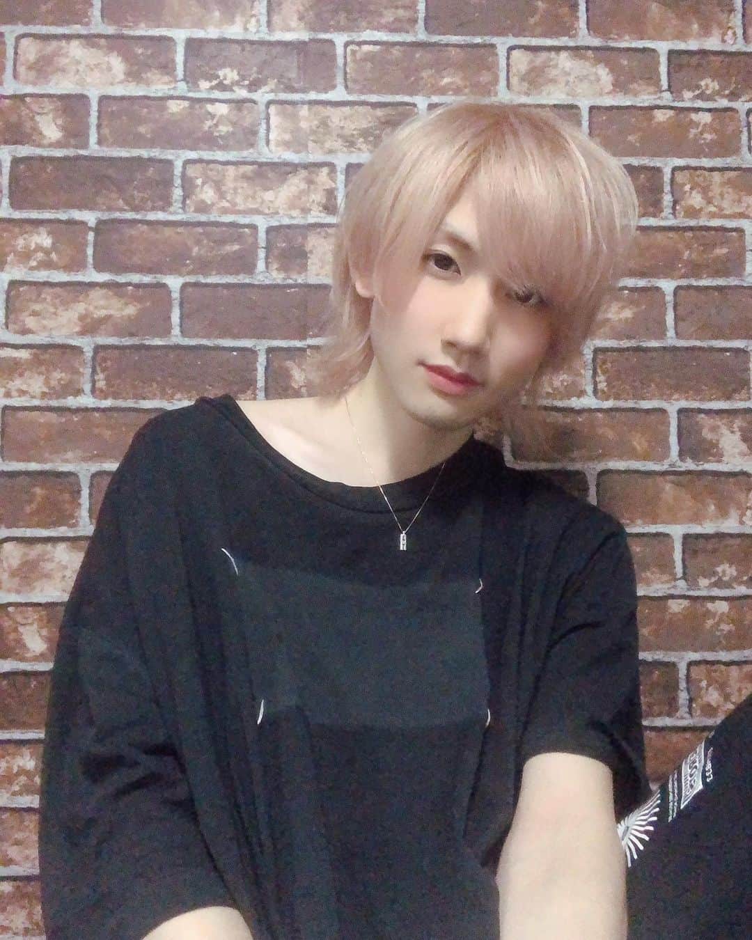 鯨井俊介のインスタグラム：「桃金/マッシュウルフ(風)」
