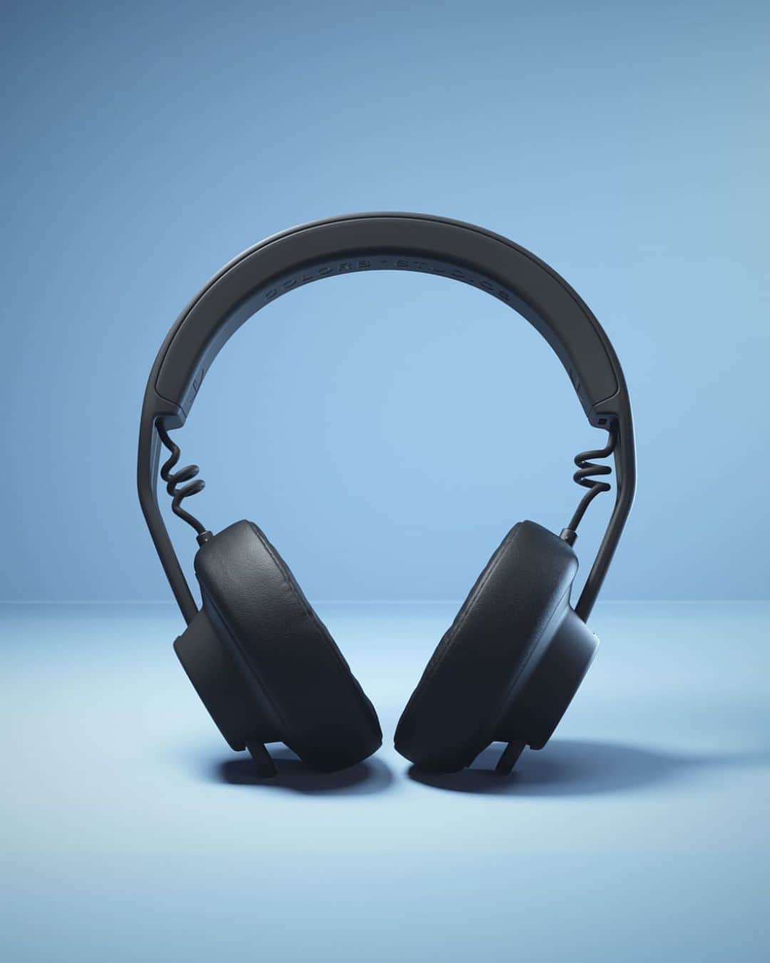 AIAIAIのインスタグラム：「The COLORSXSTUDIOS Limited edition Wireless TMA-2 #colorsstudio #tma2 #music」