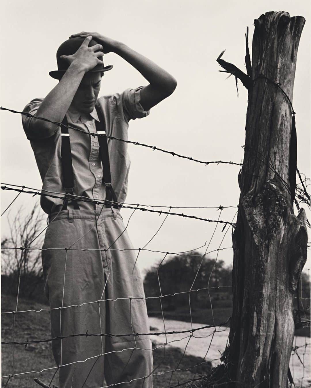 カーター・スミスのインスタグラム：「One last image from my Days of Heaven story for @wmag 🖤🖤🖤 It’s always been one of my favorite stories....」