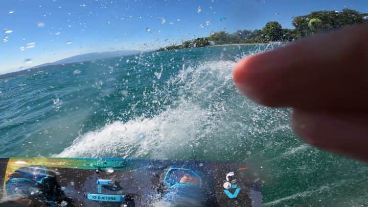 ロマン・グロージャンのインスタグラム：「Loving it @duotone.kiteboarding @gopro」