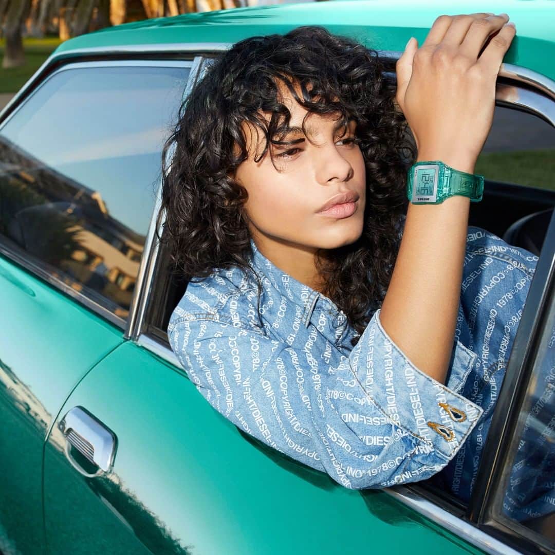 ディーゼルのインスタグラム：「Make time to #PopYourColor. Link in bio to explore our newest colorful release.」