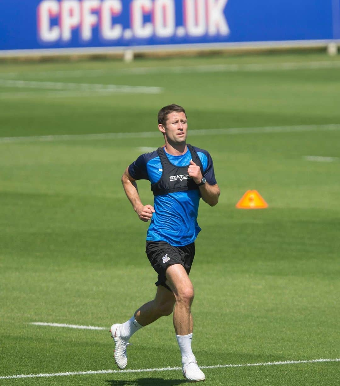 ガリー・ケーヒルさんのインスタグラム写真 - (ガリー・ケーヒルInstagram)「Feels great to get back out there. Hope you are all keeping well in these difficult times 🦅💪 #cpfc」5月22日 22時18分 - garyjcahill