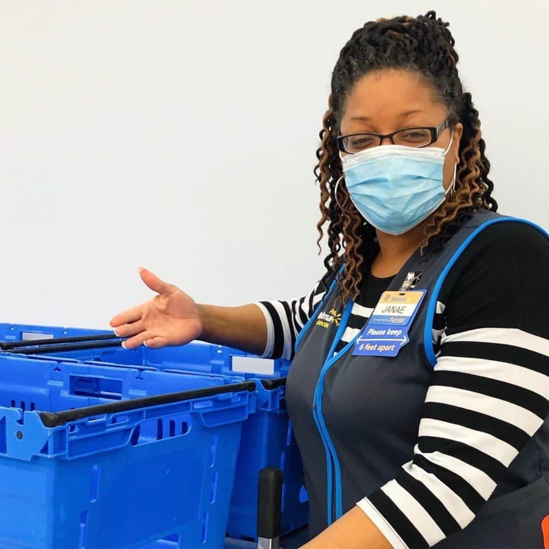 Wal-Mart Stores, Incのインスタグラム：「Janae from Walmart 4609 is celebrating 23 (yup, 23!) years working at Walmart 4609. She’s as bright as her smiling eyes. Let’s give it up for Janae. 👏🏻」