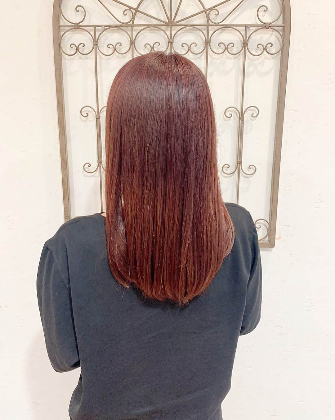 綾瀬麗奈さんのインスタグラム写真 - (綾瀬麗奈Instagram)「💇‍♀️💓 . . カラーでは、 赤ピンクあたりの色を入れて頂くことが多いです😌✨ 小山さん (@precioushair_koyamayuji ) ️いつもいいかんじの色に仕上げて下さいます🐰🌸 (カラーについてこだわりでよくわがまま言うけど聞いて下さって感謝🥺) . いつも本当にありがとうございます🧸✨ . . . ✂︎precious hair @precious_beauty_meieki . . . #プレシャスヘア #precioushair #プレシャスヘア名駅 #名駅美容院 #名古屋駅美容院 #国際センター美容院 #サロンモデル #nagoya #japan #名古屋 #アイドル #偶像 #御朱印ガール #ゲーム女子 #トレーニング女子 #タビジョ #カフェ巡り」5月22日 22時33分 - ayasereina