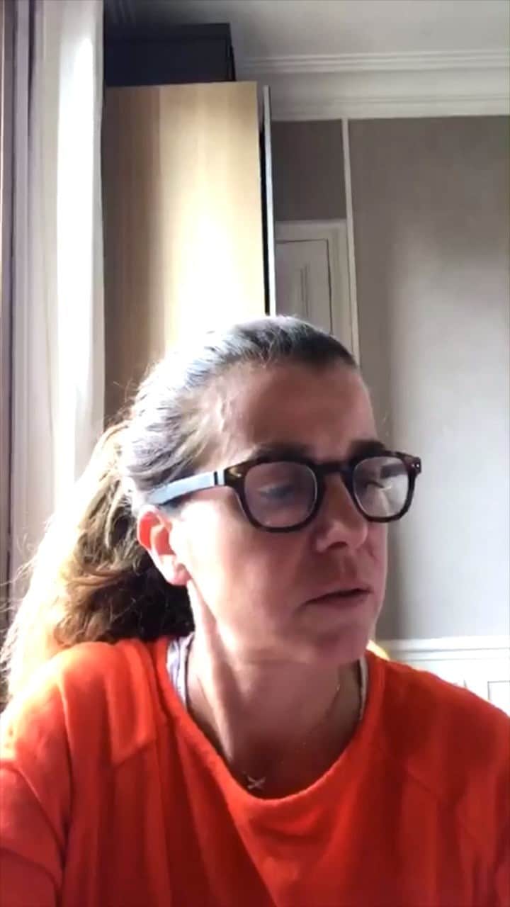 アメリカンビンテージのインスタグラム：「(French only/Français seulement) Durant le confinement, Michaël Azoulay CEO d'American Vintage a répondu aux questions de la journaliste Céline Cabourg lors d'un insta live. Retour en vidéo sur cet échange. #americanvintage #covid19」