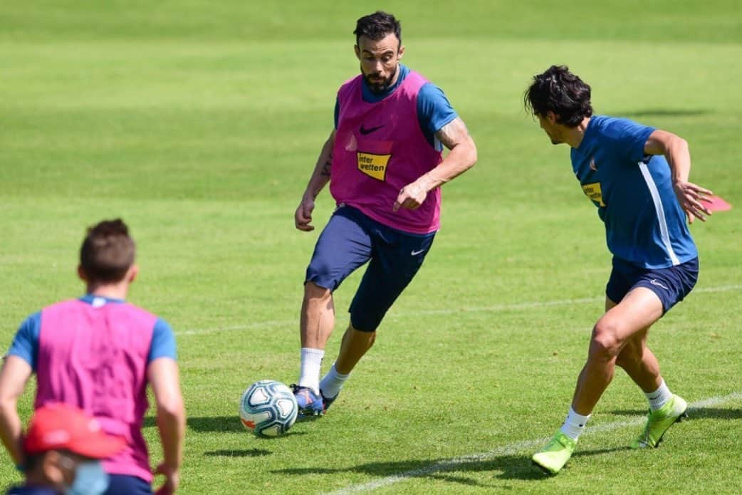 フランシスコ・モリネーロのインスタグラム：「💪🏼⚽️」