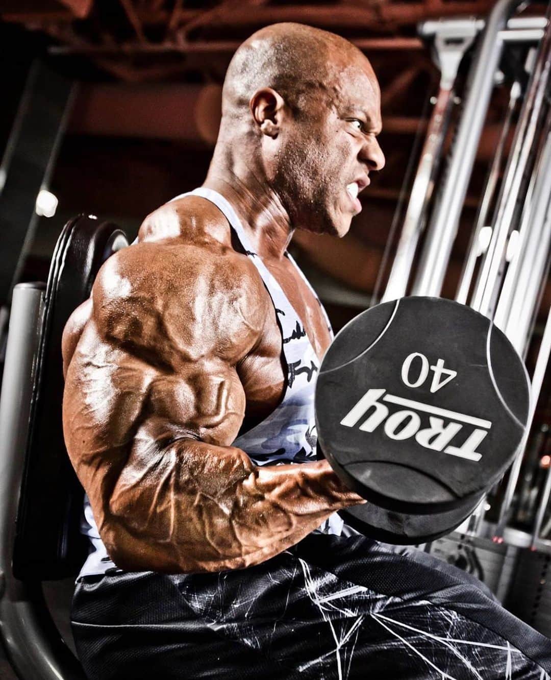 Phil Heathのインスタグラム：「Shout out to my friend @jasonbreeze for capturing this moment in Vegas few years back. @hanyrambod doesn’t like me training arms much, so when I do I’ve gotta make it count right Hany lol. Anyway, hope you guys enjoy the #fbf pic as it’s definitely one of my favorites. Have a great day wherever you are! #PhilHeath #flashbackfriday #7xMrOlympia #arms #biceps #triceps #forearms #photo #bodybuilding #training #photoshoot #gym #motivation」