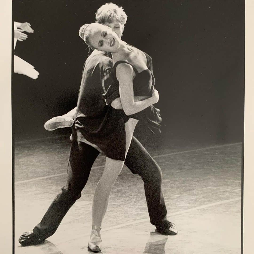 アマンダ・シュルのインスタグラム：「One more in honor of #Centerstage turning 20 this year. 📸: @barrywetcher #fbf」