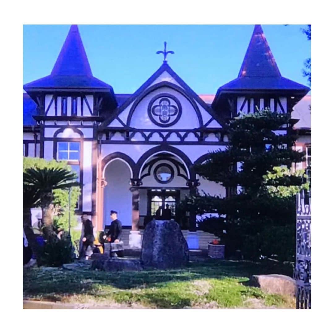 HiRAO INCのインスタグラム：「. High School I graduated from. 母校の旧校舎 桜色とチョコレート色の配色が ハイカラで可愛かった  朝ドラでは音楽学校に。 懐かしいな。  #土浦一高 #重要文化財」