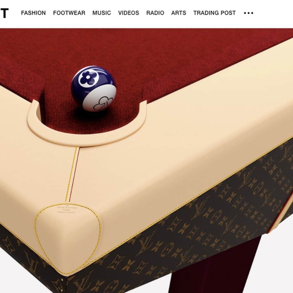 のインスタグラム：「こちらマッセしても大丈夫かしら❓💕 #louisvuitton  #pooltable  #billiards  #nomasse」
