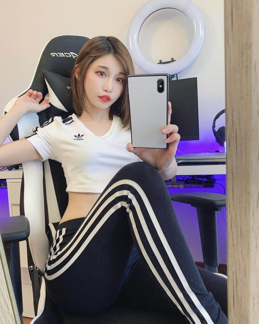 Rabiさんのインスタグラム写真 - (RabiInstagram)「I miss my work friends but can't get over this chair🤍🖤 ﻿ #dxracer #wfhlife﻿ #workingfromhome﻿ #gamingchair #ゲーミングチェア﻿ #adidas #adidastrackpants﻿ #threestripes﻿ #3stripes﻿ #adidascasual #일상  #셀카 #셀카그램  #셀피﻿ #셀피그램  #自拍  #性感  #美腿 #japanesegirl #instagravure #インスタグラビア」5月23日 0時35分 - cosmicrabbit