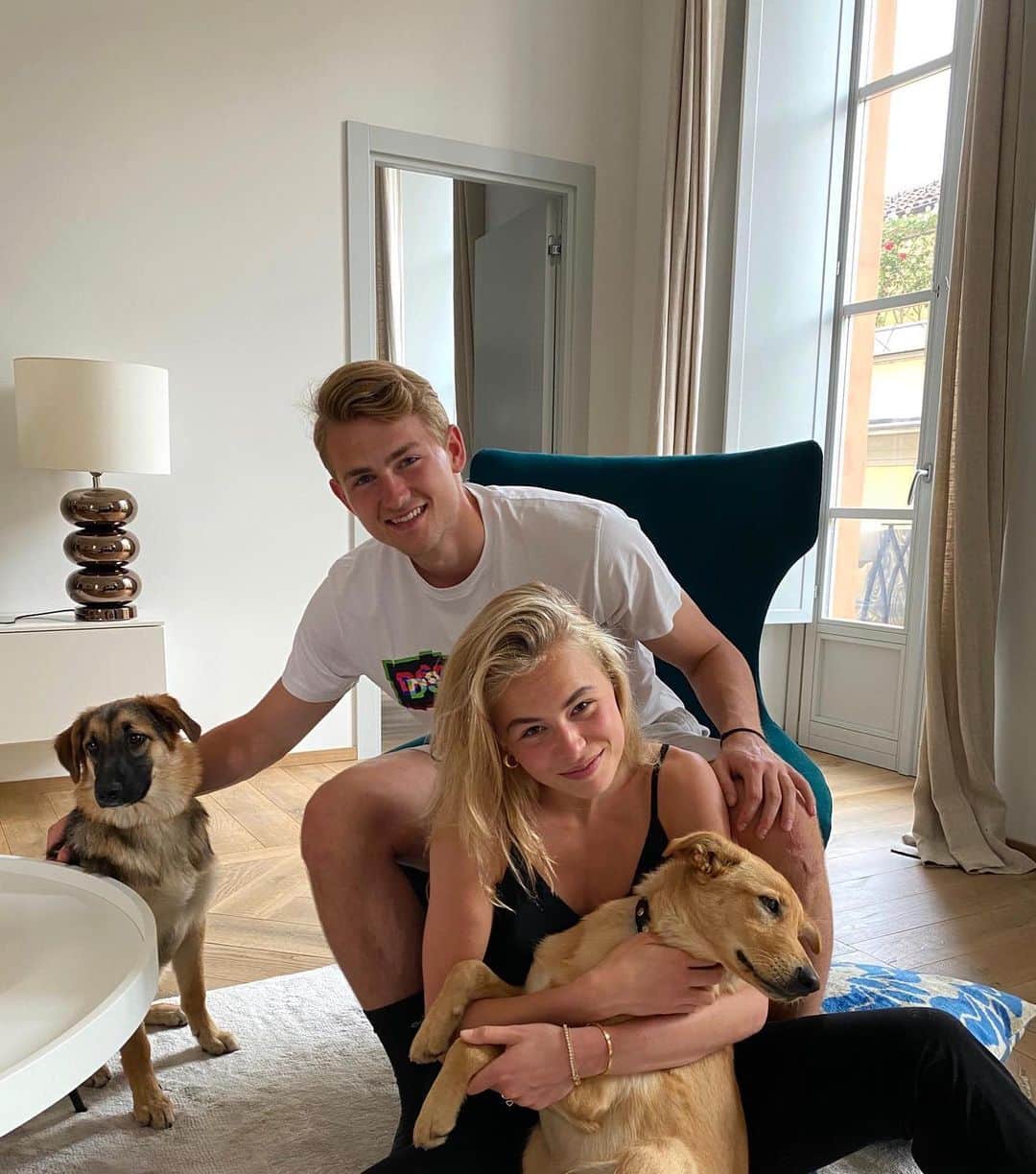 マタイス・デ・リフトのインスタグラム：「Family ❤️」