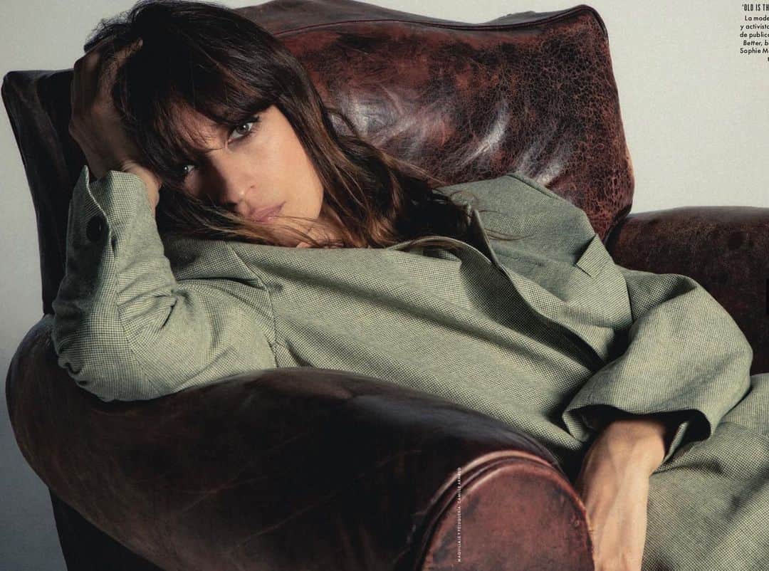 のインスタグラム：「🇪🇸 Vanity Fair SPAIN 🇪🇸 by @franklinBelingard Styled by @luciawegier Hair & makeup @cami.arnaud interview @paloma_simon @vanityfairspain」