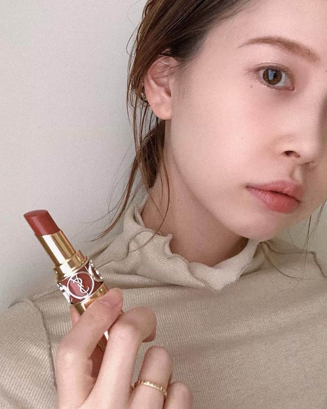 はれこのインスタグラム：「最近買ったもの🌼 . ずっとずっと楽しみにしていた yslの新作リップ🥺🤍 . 148 ベージュオーバーサイズ💄 . . #ysl #yslbeauty #オレンジリップ #ベージュリップ #イエベ春 #イエベ春コスメ #コスメ購入品 #iena_a_la_maison #おうち時間 #はれこ美容まとめ」
