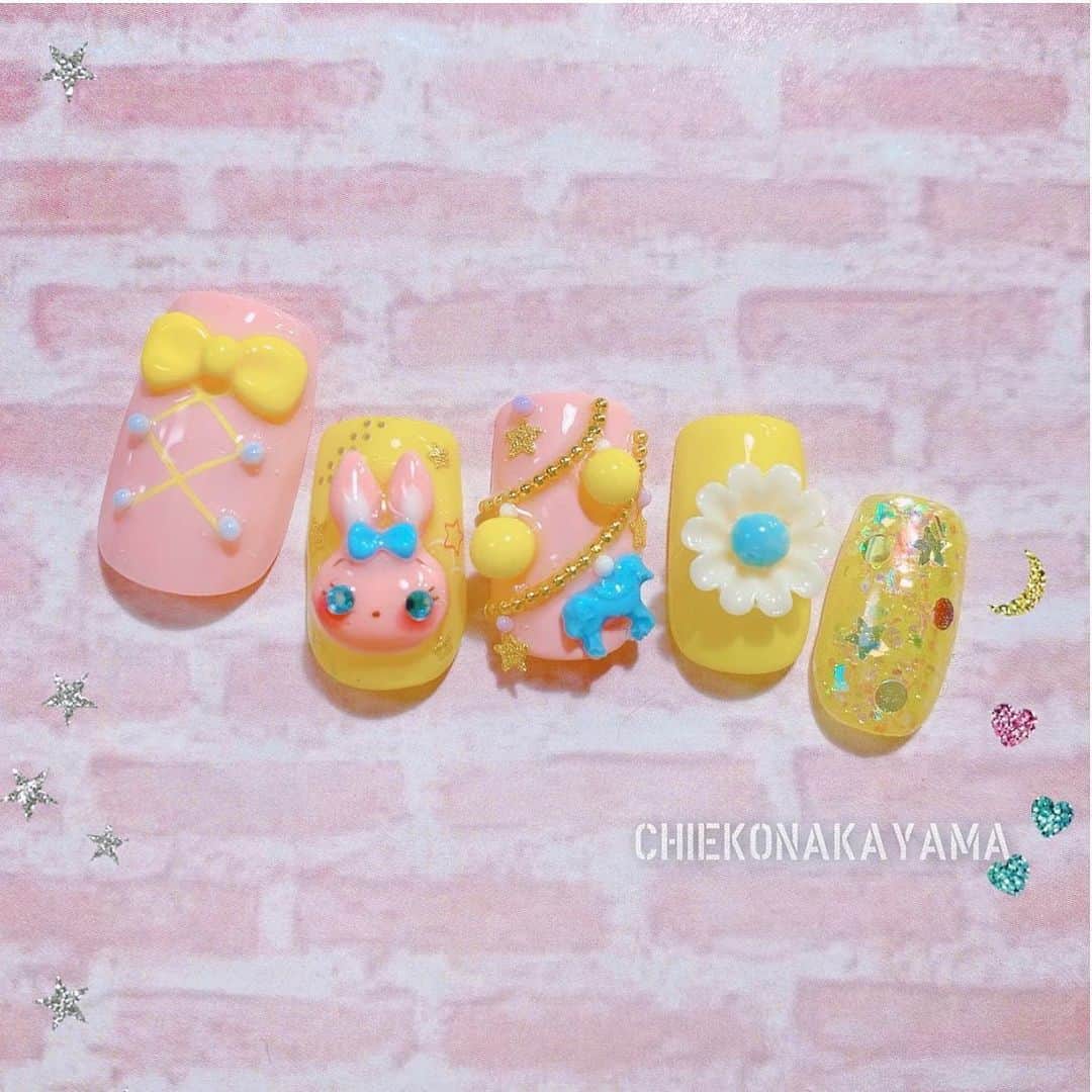 なかやまちえこのインスタグラム：「PREGEL MUSE 新色と、新発売のうさぎモールドで作るゆめかわポップネイル🐇⠀ ⠀ PREGEL MUSE Yumekawa pop nail made with new color and new release rabbit silicon mold 🐇  #nail #nails #nailart #ネイル #美甲 #ネイルアート  #japanesenailart #manucure #japanesenails #manicurist #gelnails #أظافر #네일아트 #미용 #vẽmóng #ngườiđẹp  #เพ้นท์เล็บ #искусствоногтя #artedeuñas #ジェルネイルデザイン #ネイルデザイン #senikuku #nagelkunst #シリコンモールド #fancy #fancynails #ゆめかわ #ゆめかわネイル #kawaii #kawaiinails @pregelofficial」