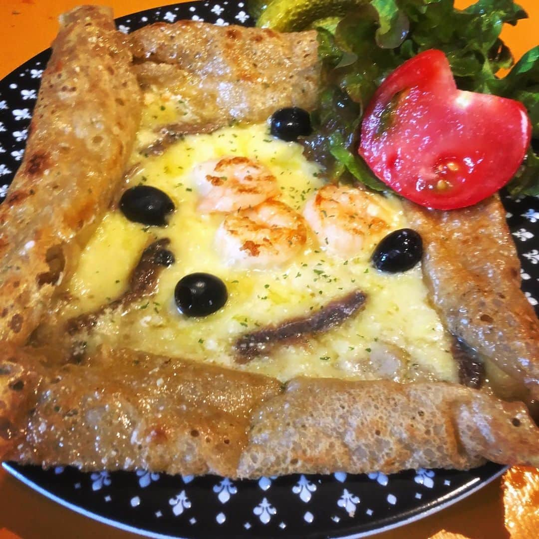 cafe.de.lafet&mon.magasinさんのインスタグラム写真 - (cafe.de.lafet&mon.magasinInstagram)「bonjour  曇り空のさいたま市はカフェドラフェットです。  本日のオススメは ランプ牛ステーキのガレット ランチコース＆セットが オススメです。  誠に勝手ながら本日も人数制限によりご予約頂きました お客様限定にて営業させて頂きます。  本日もどうぞ宜しくお願い致します。  #カフェ  #一軒家カフェランチ  #ランチ巡り  #見沼区カフェ  #中央区カフェ  #北区カフェ  #さいたま市  #大宮  #北浦和  #埼玉新都心カフェ  #ブルターニュ風ガレット  #アンティーク  #カントリーハウス  #珈琲  #ハンドドリップ  #ガレット専門店  #ファッション  #フレンチマーケット」5月23日 11時30分 - cafe.de.lafet