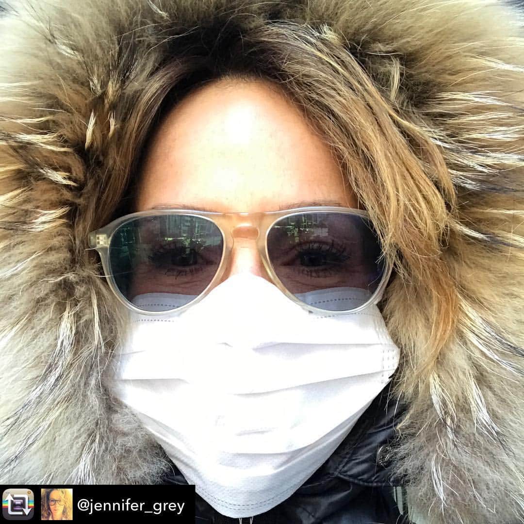 ジェニファー・グレイのインスタグラム：「i might be psychic 🔮😷throwin’ it back to december 2016! #winteriscoming thank you for recognizing my #psychicpowers @stellasjennifer #wearyourmask #besmart #protecteachother #staysafe」