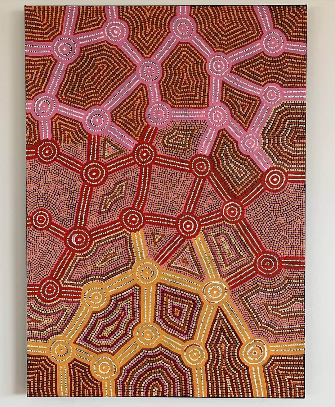 ジョシュア・ブリランテのインスタグラム：「Love our new piece of indigenous artwork! Thanks to artist Geraldine Nangala Gallagher.」