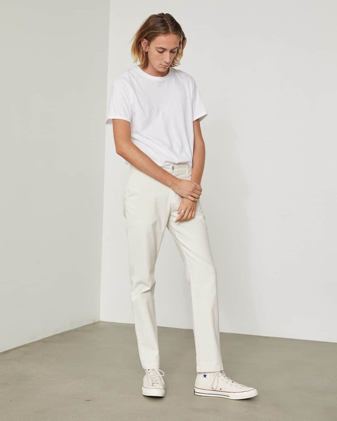 ハドソンのインスタグラム：「Non-denim days are rare, but they do exist. See: the Classic Chino. Precisely cut and comfortable as all hell.」