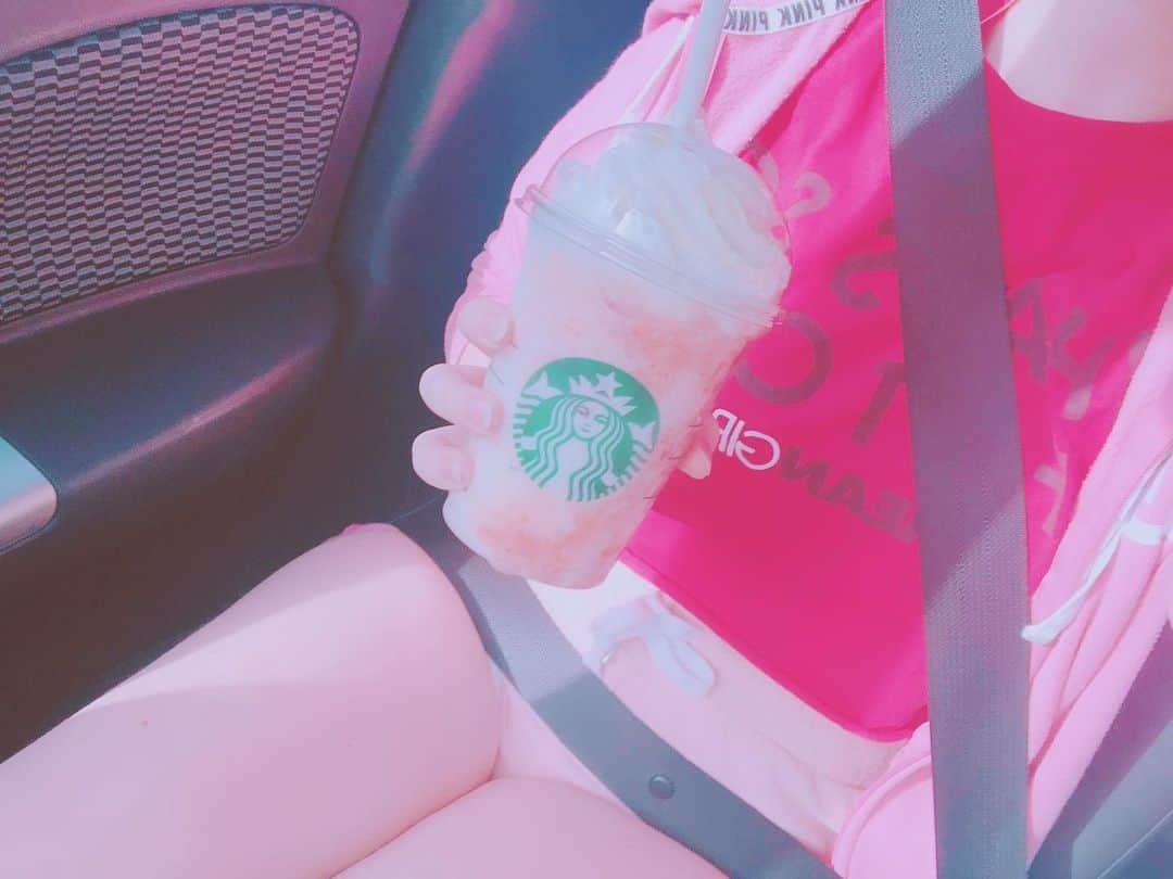 のインスタグラム：「🍓お久しぶりぴょん🐰🍓💕」