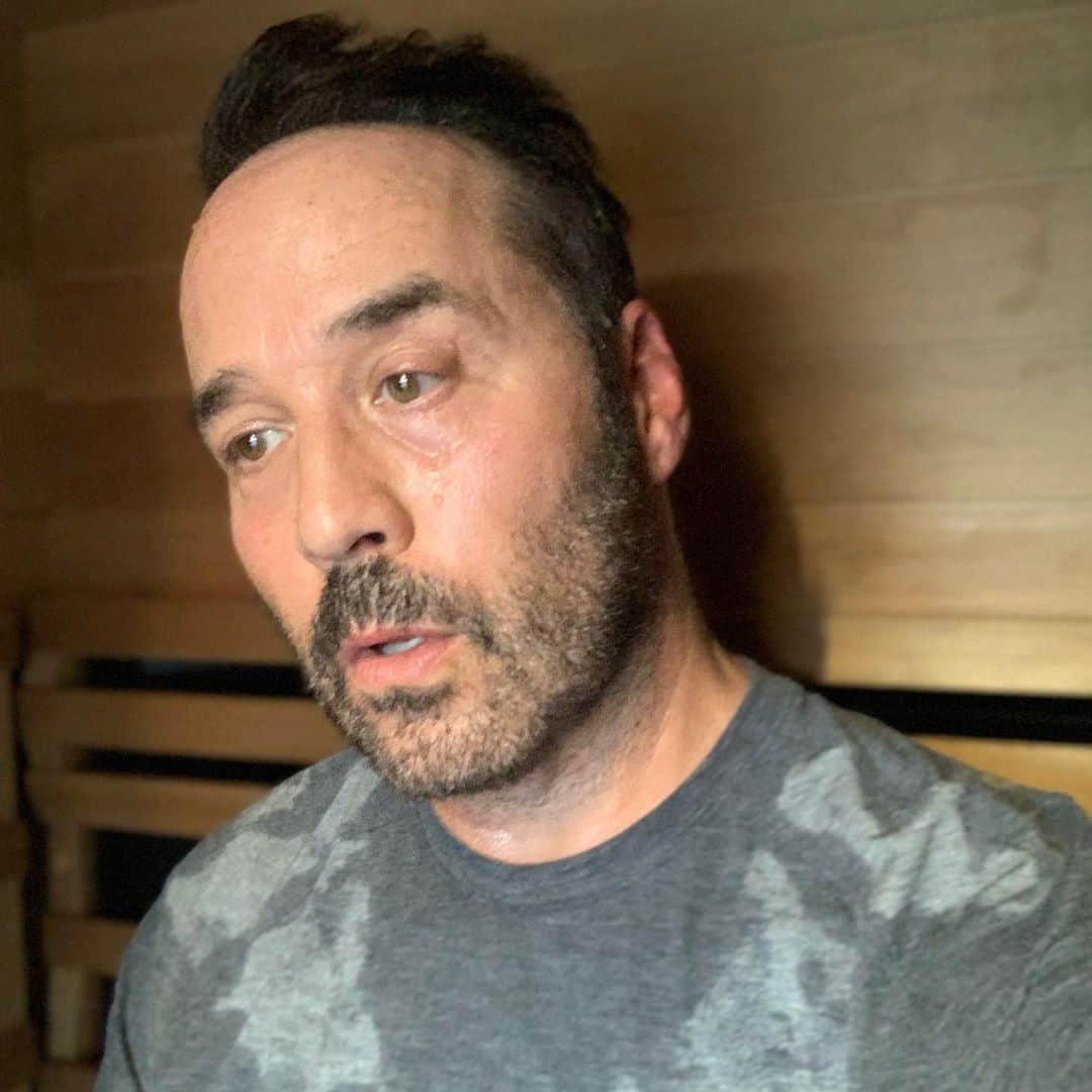 ジェレミー・ピヴェンのインスタグラム：「Did we lease 2020 because I’m not buying it ...」