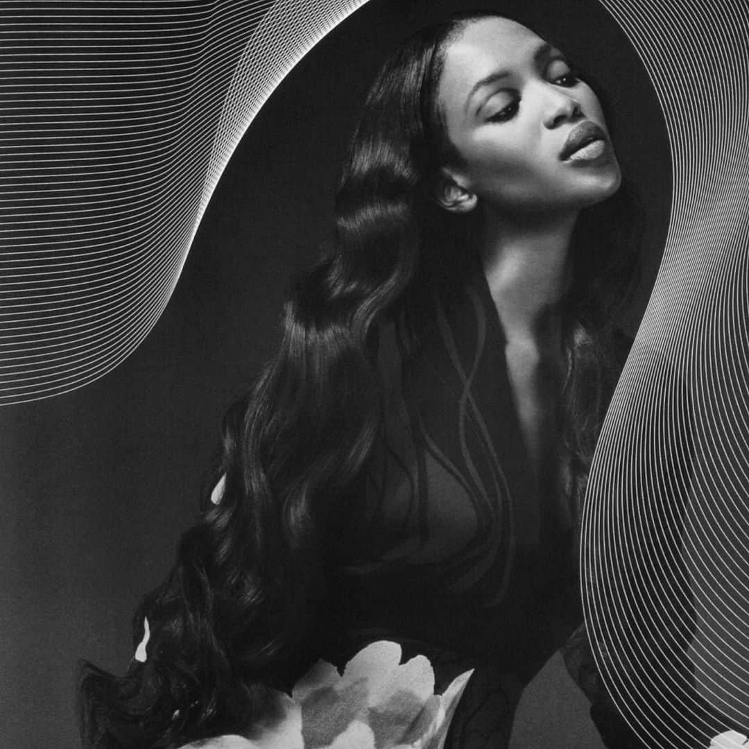 のインスタグラム：「Naomi  #happybirthday  #davidsims  #2002  #campaign  #yigalazrouel」