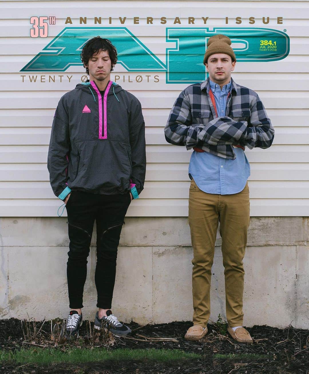 トゥエンティ・ワン・パイロッツのインスタグラム：「it's the 35th year of @altpress and to celebrate they put your two boys on the cover. (link in story)」