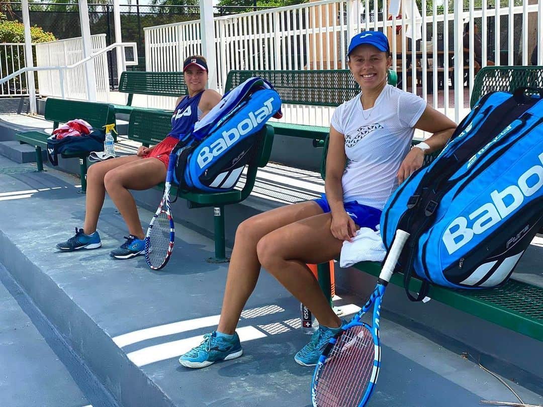 ソフィア・ケニンのインスタグラム：「Super thankful to be #BackOnCourt! Missing the tour a lot, stay strong everybody, we’ll come back stronger than ever :) #BabolatFamily」